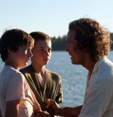 Ellis (Tye Sheridan) and Neckbone (Jacob Lofland) encounter Mud (Matthew McConaughey)